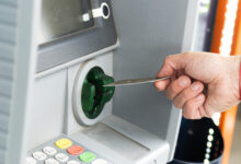 Δωρεάν-αναλήψεις-από-atm:-Ποιες-αλλαγές-έχουν-γίνει-στις-προμήθειες-των-τραπεζών