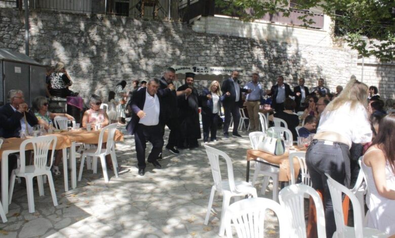Στο-Γαρδίκι-ανήμερα-του-Δεκαπενταύγουστου-ο-Δήμαρχος-Πύλης