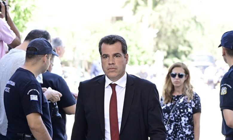 Πλεύρης:-Ο-λαθρομετανάστης-που-προσέβαλε-τους-Εύζωνες,-αγνόησε-τις-αρχές-της-πατρίδας-μας-–-Καμία-ανοχή