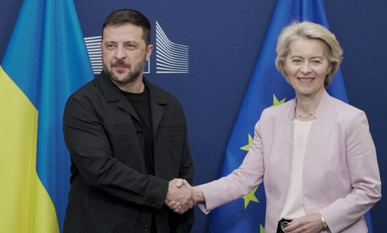 Φον-ντερ-Λάιεν:-Η-ΕΕ-θα-συνεχίζει-να-στηρίζει-την-Ουκρανία-για-όσο-χρειαστεί-–-«Η-Ρωσία-δεν-είναι-έτοιμη-για-τριμερή-σύνοδο»-λέει-ο-Ζελένσκι