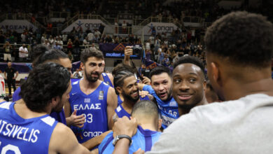 Γιάννης-Αντετοκούνμπο:-Η-αντίδραση-του-Λαρεντζάκη-στη-σφαλιάρα-του-«greek-freak»-και-τα-γέλια-του-Παπανικολάου