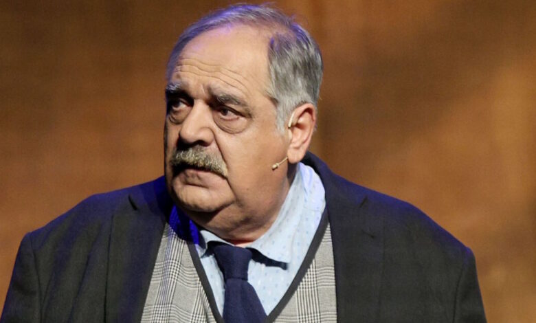 Γιώργος-Σουξές:-«Οι-Άγριες-Μέλισσες-μου-έδωσαν-πάρα-πολλά,-προσέθετα-πολλές-δικές-μου-ατάκες»