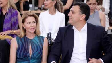 Τζένη-Μπαλατσινού-και-Βασίλης-Κικίλιας-σε-καλοκαιρινό-mood-στην-Πάτμο:-Οι-φωτογραφίες-από-τις-διακοπές-τους