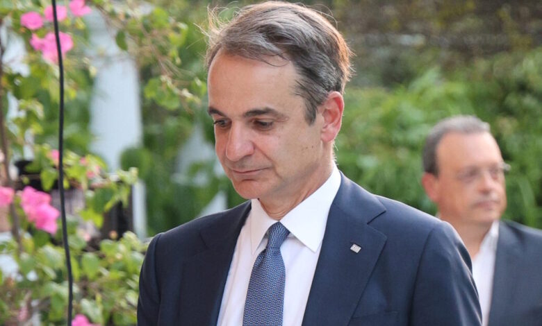 Ο-Κυριάκος-Μητσοτάκης-στο-υπουργείο-Πολιτικής-Προστασίας-για-να-ενημερωθεί-για-τις-φωτιές