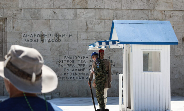 Τι-έγινε-με-τον-23χρονο-μετανάστη-στο-Μνημείο-του-Αγνώστου-Στρατιώτη-–-Δεν-συνελήφθη