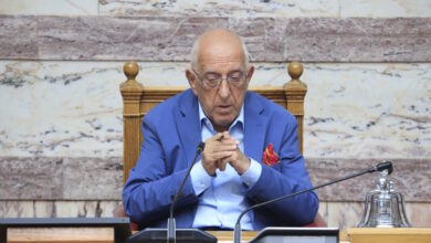 Νικήτας-Κακλαμάνης:-«Κόφτης»-σε-όσους-ξεπερνούν-το-χρόνο-ομιλίας-στη-Βουλή-–-«Αφορά-από-τον-πρωθυπουργό-μέχρι-τον-τελευταίο-βουλευτή»