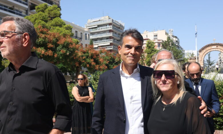 Χρυσόστομος-Σταμούλης:-Δάκρυα-στην-κηδεία-του-καθηγητή-της-Θεολογικής-Σχολής-του-ΑΠΘ