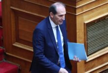 Απόστολος-Βεσυρόπουλος:-Το-«αντίο»-του-πολιτικού-κόσμου-–-«Ο-άνθρωπος-που-πάλευε-για-όλη-την-Ελλάδα,-έφυγε-από-κοντά-μας»