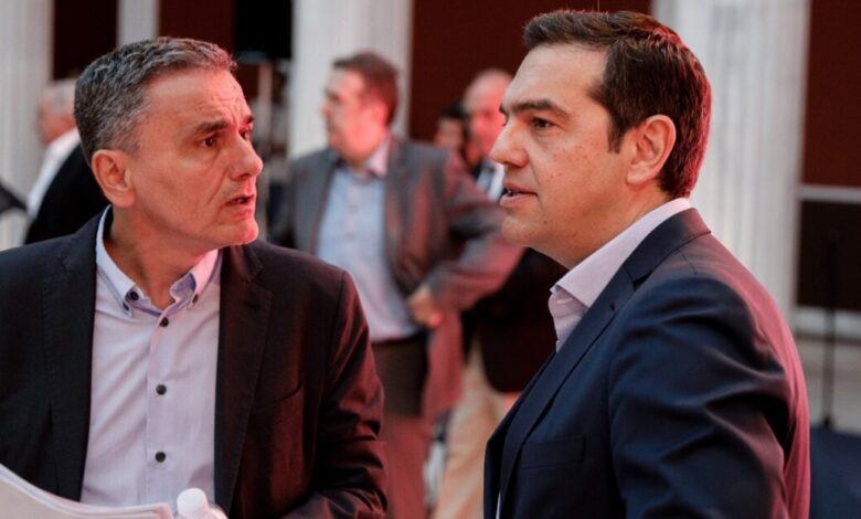 «Πυρά»-από-τον-Ευκλείδη-Τσακαλώτο-στον-Αλέξη-Τσίπρα:-Οι-«παράλληλες-αλήθειες»-και-οι-απορίες