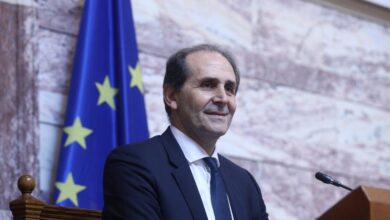 Πέθανε-ο-Απόστολος-Βεσυρόπουλος-–-Υπέστη-ανακοπή-καρδιάς-σε-ηλικία-59-ετών