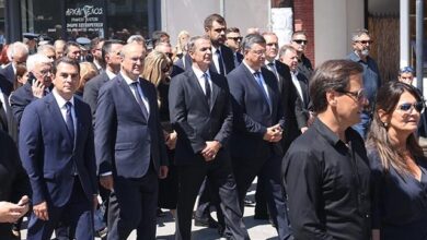 Ο-Κώστας-Σκρέκας-τίμησε-τον-Απόστολο-Βεσυρόπουλο