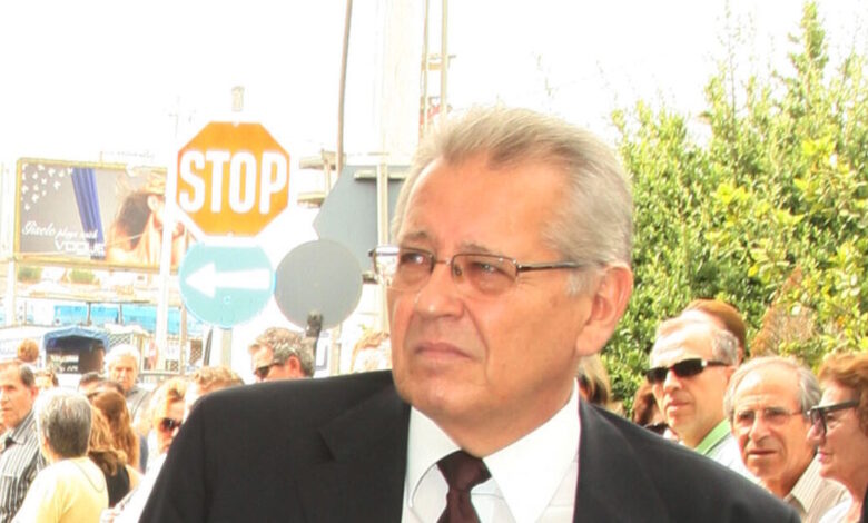 «Ο-Δημήτρης-Κωνσταντάρας-ξεχώρισε-στον-δημόσιο-βίο-της-χώρας»-–-Τα-συλλυπητήρια-του-προέδρου-της-Βουλής