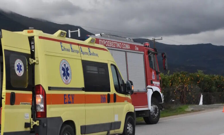 Κατερίνη:-Αυτοκίνητο-έπεσε-σε-γκρεμό-–-Πυροσβέστες-απεγκλώβισαν-την-οδηγό