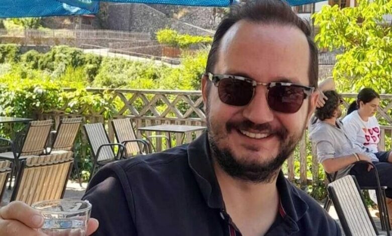 Βασίλης-Καλογήρου:-«Εξακολουθούν-να-λένε-ψέματα»-–-Η-αινιγματική-ανάρτηση-της-μητέρας-του
