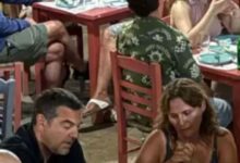 Ο-Αλέξης-Τσίπρας-έκανε-διακοπές-στην-Αστυπάλαια-–-Η-φωτογραφία-με-τη-σύζυγό-του-Μπέτυ-Μπαζιάνα