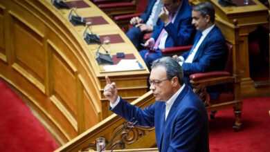 Σωκράτης-Φάμελλος:-Ο-κύριος-Μητσοτάκης-υπόσχεται-ανακαίνιση-σχολείων,-αλλά-χωρίς-μαθητές