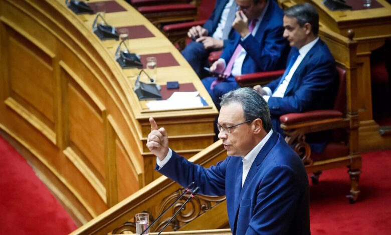 Σωκράτης-Φάμελλος:-Ο-κύριος-Μητσοτάκης-υπόσχεται-ανακαίνιση-σχολείων,-αλλά-χωρίς-μαθητές