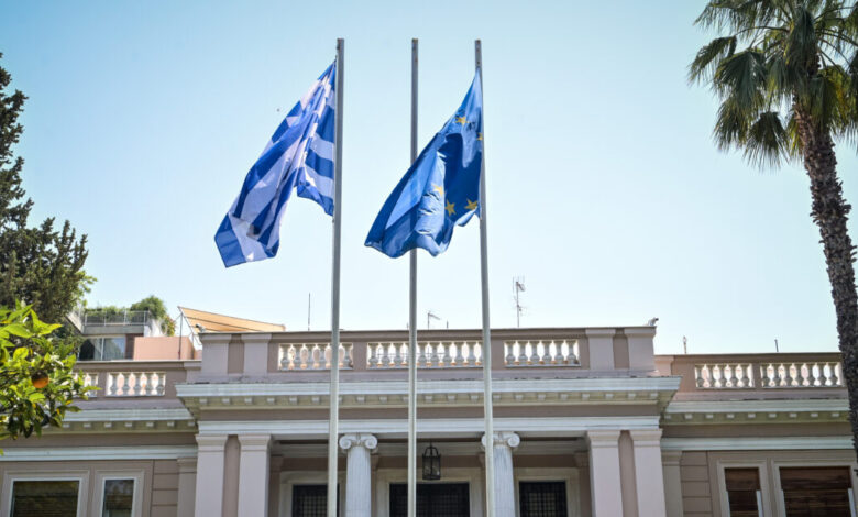 Μετωπική-κυβέρνησης-ΠΑΣΟΚ-για-την-ΔΕΘ:-«Είστε-πολιτικοί-απατεώνες»-–-«Κοιτάξτε-στον-καθρέφτη-σας»