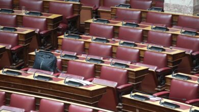 Βουλή:-Το-ΠΑΣΟΚ-ζητά-αναπληρωματικές-εκλογές-για-τις-3-έδρες-μετά-την-απόφαση-του-εκλογοδικείου-για-τους-Σπαρτιάτες