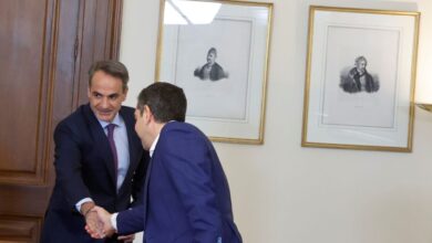 Δημοσκόπηση-interview:-Πτώση-4,5-μονάδων-για-τη-ΝΔ-–-Κοντά-στον-Μητσοτάκη-ο-Τσίπρας-στην-καταλληλότητα-για-πρωθυπουργός