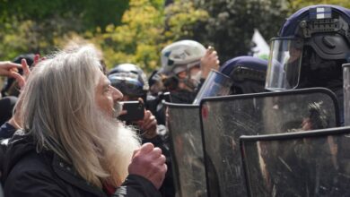 Η-Γαλλία-στην-«κόψη-του-ξυραφιού»-–-Πώς-το-έλλειμμα-οδήγησε-σε-πολιτική-κρίση