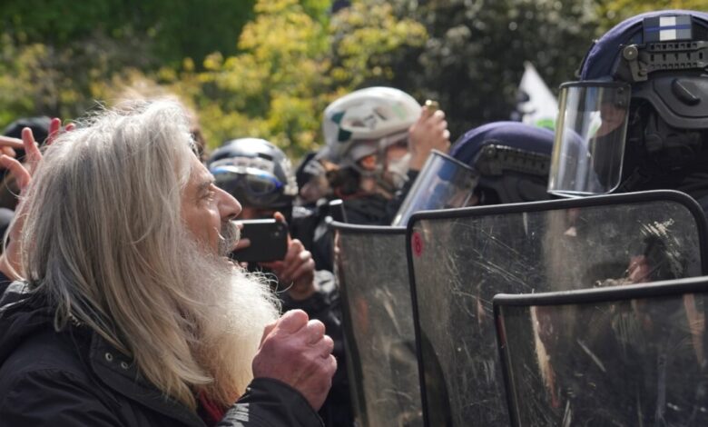 Η-Γαλλία-στην-«κόψη-του-ξυραφιού»-–-Πώς-το-έλλειμμα-οδήγησε-σε-πολιτική-κρίση