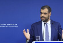 Καβγάς-Μαρινάκη-με-δημοσιογράφο-για-την-Αίγινα:-«Μην-λαϊκίζετε-κύριε-με-τον-θάνατο-ενός-ανθρώπου»