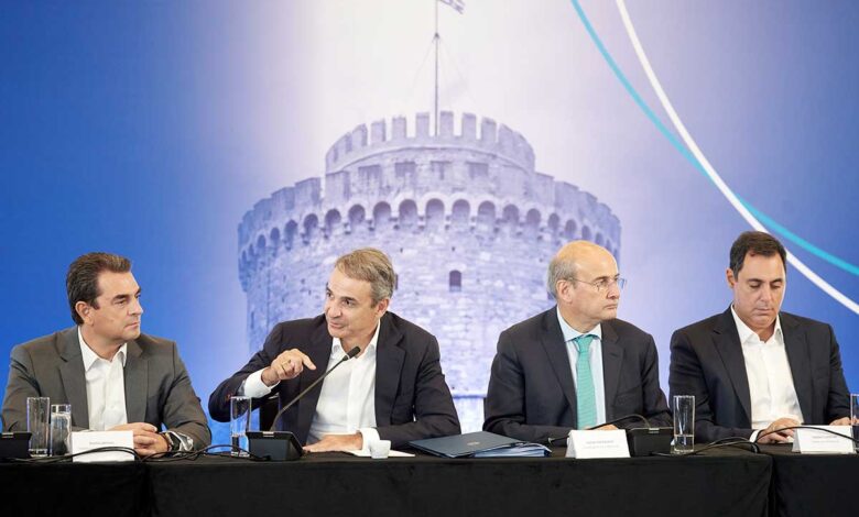 Στην-Θεσσαλονίκη-με-τον-πρωθυπουργό-ο-γραμματέας-της-ΝΔ-Κώστας-Σκρέκας