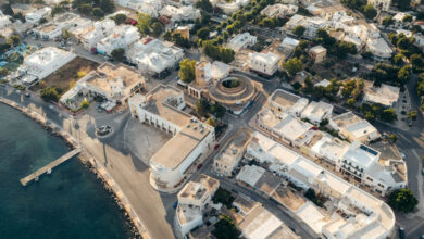 Λακκί-Λέρου:-Η-παράξενη-ομορφιά-της-πόλης-με-το-μοναδικό-αρχιτεκτονικό-αποτύπωμα