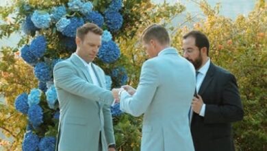 Ο-Στέφανος-Κασσελάκης-δημοσίευσε-για-πρώτη-φορά-φωτογραφίες-από-τον-γάμο-του-με-τον-Τάιλερ-Μακμπέθ