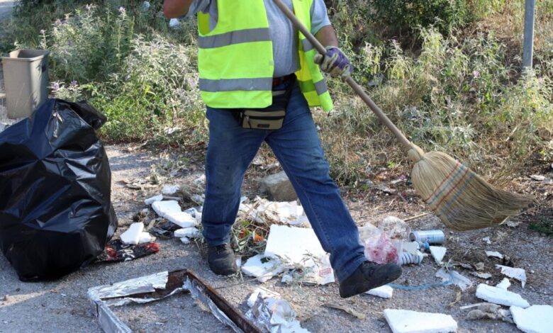 Βόλος:-Άνδρας-έριξε-μπουνιά-σε-υπάλληλο-καθαριότητας-και-εξαφανίστηκε