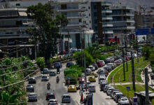 Παλαιό-Φάληρο:-Σοβαρό-τροχαίο-στην-Ποσειδώνος-–-Αυτοκίνητο-παρέσυρε-33χρονη-πεζή