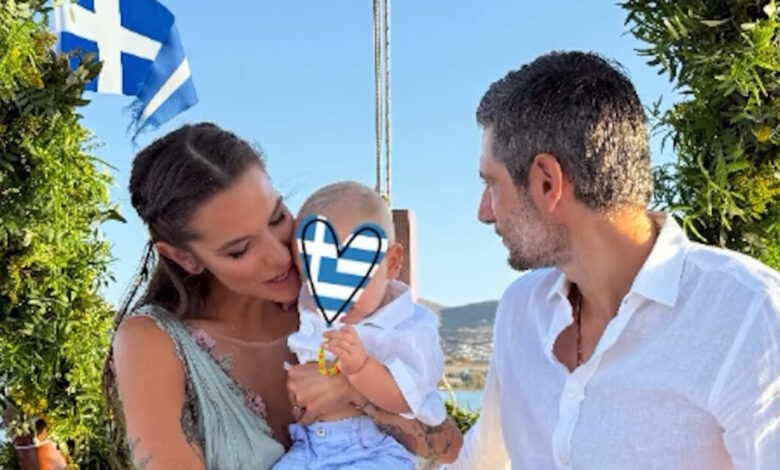 Εριέττα-Κούρκουλου-και-Βύρων-Βασιλειάδης-βάφτισαν-τον-μικρότερο-γιο-τους-–-Οι-πρώτες-εικόνες