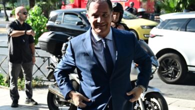 Ο-Άδωνις-Γεωργιάδης-στα-εγκαίνια-της-Ογκολογικής-Μονάδας-στο-Νοσοκομείο-Σύρου-–-Οι-αποδοκιμασίες-και-η-απάντηση-του-Υπουργού