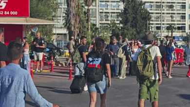 Επιστρέφουν-οι-αδειούχοι-του-Αυγούστου-από-τις-καλοκαιρινές-τους-διακοπές-–-Αυξημένη-κίνηση-στα-λιμάνια