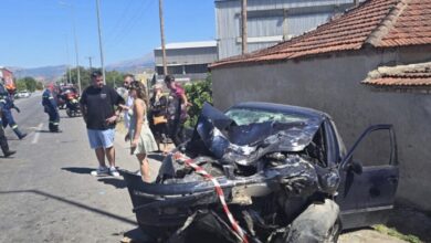 Λάρισα:-Σοβαρό-τροχαίο-με-τέσσερις-τραυματίες-μεταξύ-των-οποίων-και-δύο-παιδιά