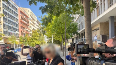 Θέρμη:-Ελεύθερη-με-περιοριστικούς-όρους-η-45χρονη-οδηγός-της-porsche-στο-τροχαίο-με-2-τραυματίες