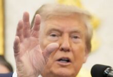 Ο-Ντόναλντ-Τραμπ-χαρακτηρίζει-«fake-news»-τα-προβλήματα-υγείας-όμως-τα-μακιγιαρισμένα-χέρια-του-άλλα-δείχνουν