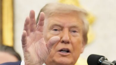 Ο-Ντόναλντ-Τραμπ-χαρακτηρίζει-«fake-news»-τα-προβλήματα-υγείας-όμως-τα-μακιγιαρισμένα-χέρια-του-άλλα-δείχνουν