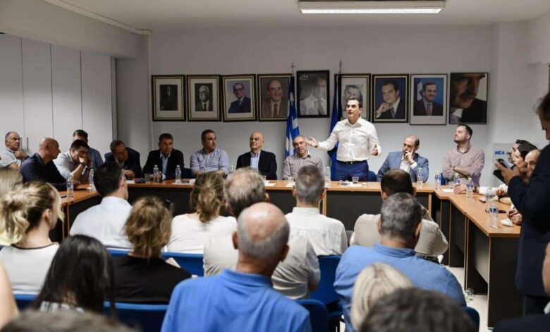 Τον-Νίκο-Δένδια-υποδέχθηκε-στη-Θεσσαλονίκη-ο-Κώστας-Σκρέκας