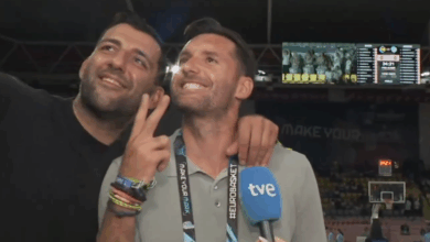 eurobasket-2025:-Ο-Γιάννης-Μπορούσης-διέκοψε-συνέντευξη-του-Ρούντι-Φερνάντεθ-για-να-βγάλουν-φωτογραφία