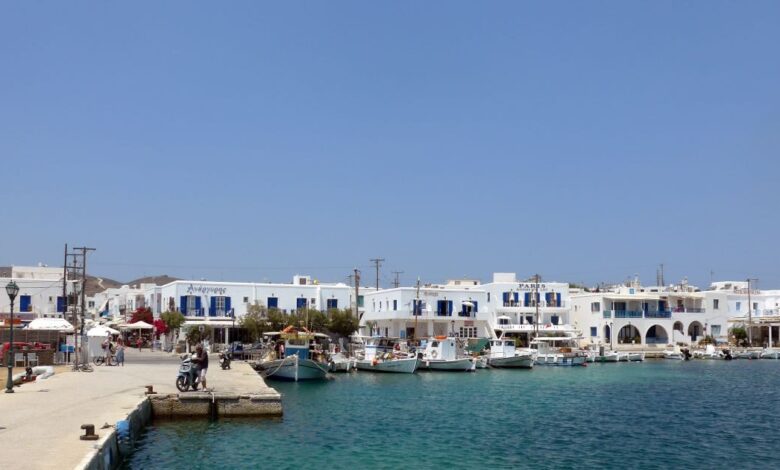 Αντίπαρος:-Φωτογράφιζε-κορίτσια-σε-παραλία-γυμνιστών-–-Δεκάδες-εικόνες-στο-κινητό-του