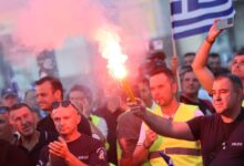 Θεσσαλονίκη:-Με-πυρσούς,-κόρνες-και-συνθήματα-η-πορεία-των-ενστόλων –-«Ζητάμε-αξιοπρέπεια»