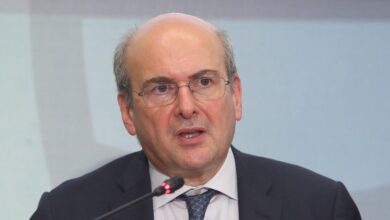 Χατζηδάκης:-Νέες-θέσεις-εργασίας,-δίκαιη-φορολογία-και-βελτίωση-της-καθημερινότητας,-οι-3-πυλώνες-για-τη-στήριξη-της-μεσαίας-τάξης