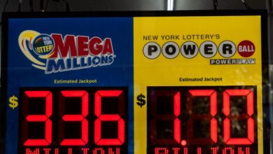 powerball:-Οι-super-τυχεροί-στις-ΗΠΑ-που-μοιράζονται-το-ποσό-μαμούθ-των-1,79-δισ.-δολαρίων-μετά-από-τζακ-ποτ-τριών-μηνών