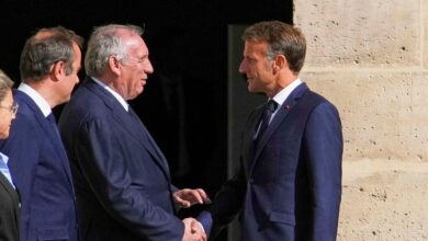 Η-κατάρα-της-Γαλλίας-και-η-πολιτική-αυτοκτονία-του-Φρανσουά-Μπαϊρού-που-απειλεί-να-συμπαρασύρει-και-τον-Μακρόν