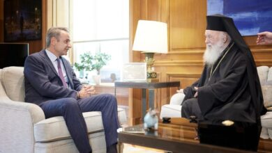 Συνάντηση-Μητσοτάκη-με-τον-Αρχιεπίσκοπο-Ιερώνυμο-–-«Ευκαιρία-να-συζητήσουμε-για-τις-εκκρεμότητες-τις-οποίες-έχουμε»