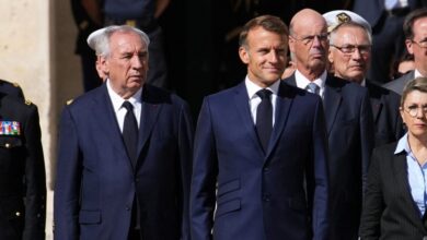Ο-Φρανσουά-Μπαϊρού-έφυγε-και-η-Γαλλία-περιμένει-να-ακούσει-τη-νέα-κυβέρνηση-από-τα-χείλη-του-Εμανουέλ-Μακρόν