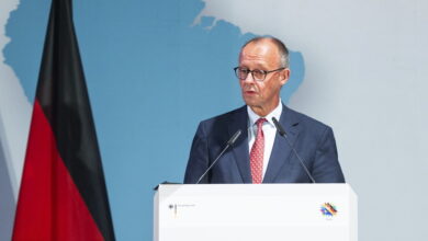 Μερτς-κατά-των-δασμών-και-του-προστατευτισμού-–-Ζητά-πιο-ευέλικτη-πορεία-στην-αποχώρηση-από-τους-θερμικούς-κινητήρες
