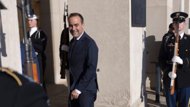 Ο-Εμανουέλ-Μακρόν-διόρισε-τον-Σεμπαστιάν-Λεκορνού-για-πρωθυπουργό-της-Γαλλίας